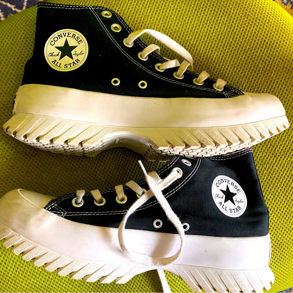 Converse Chuck Taylor All Star Lugged Hi Top Sneaker in Black